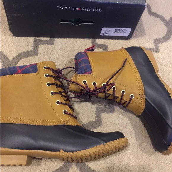 Tommy Hilfiger Women’s Duck Boots - Picture 2 of 5